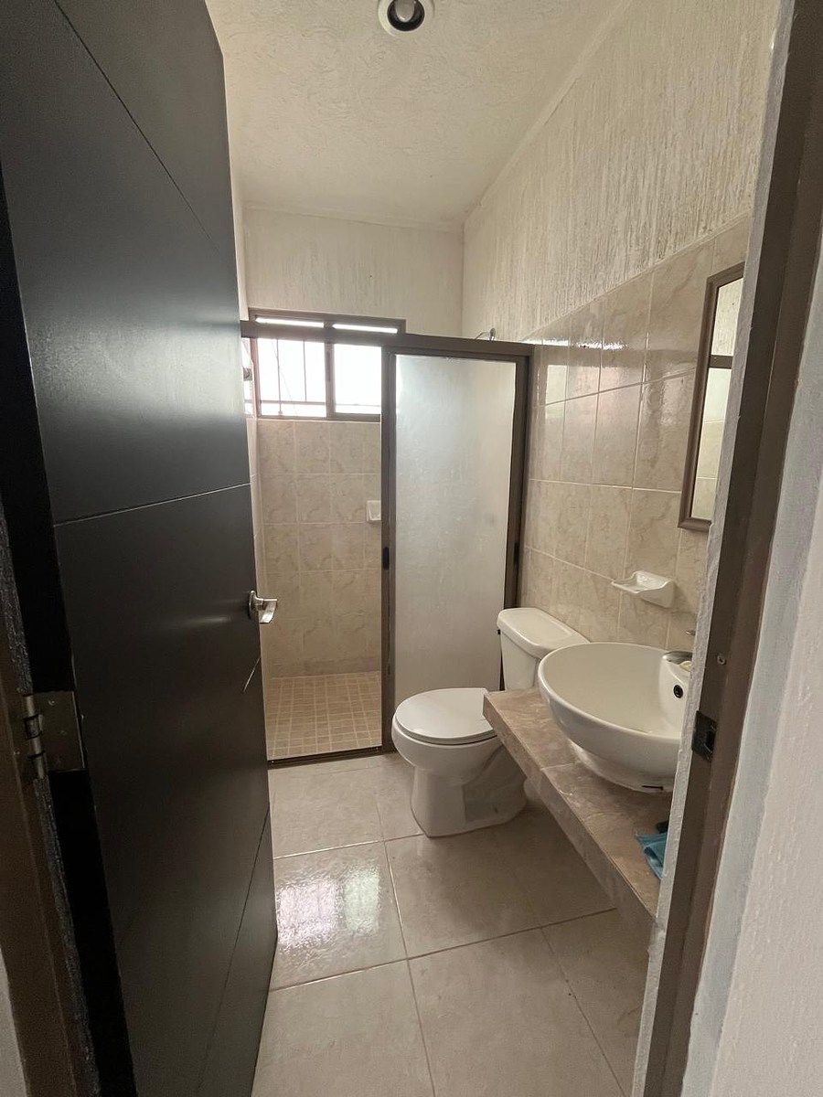 BAÑO, photo 4 of 6
