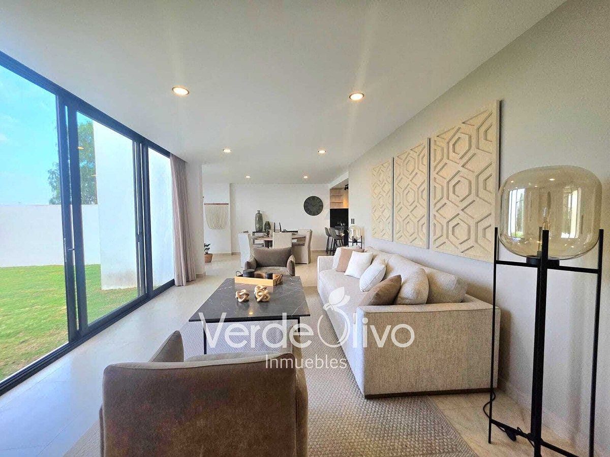 Venta casa nueva, Zibatá. 90 m² de jardín privado. A pasos de la Anáhuac, Qro.