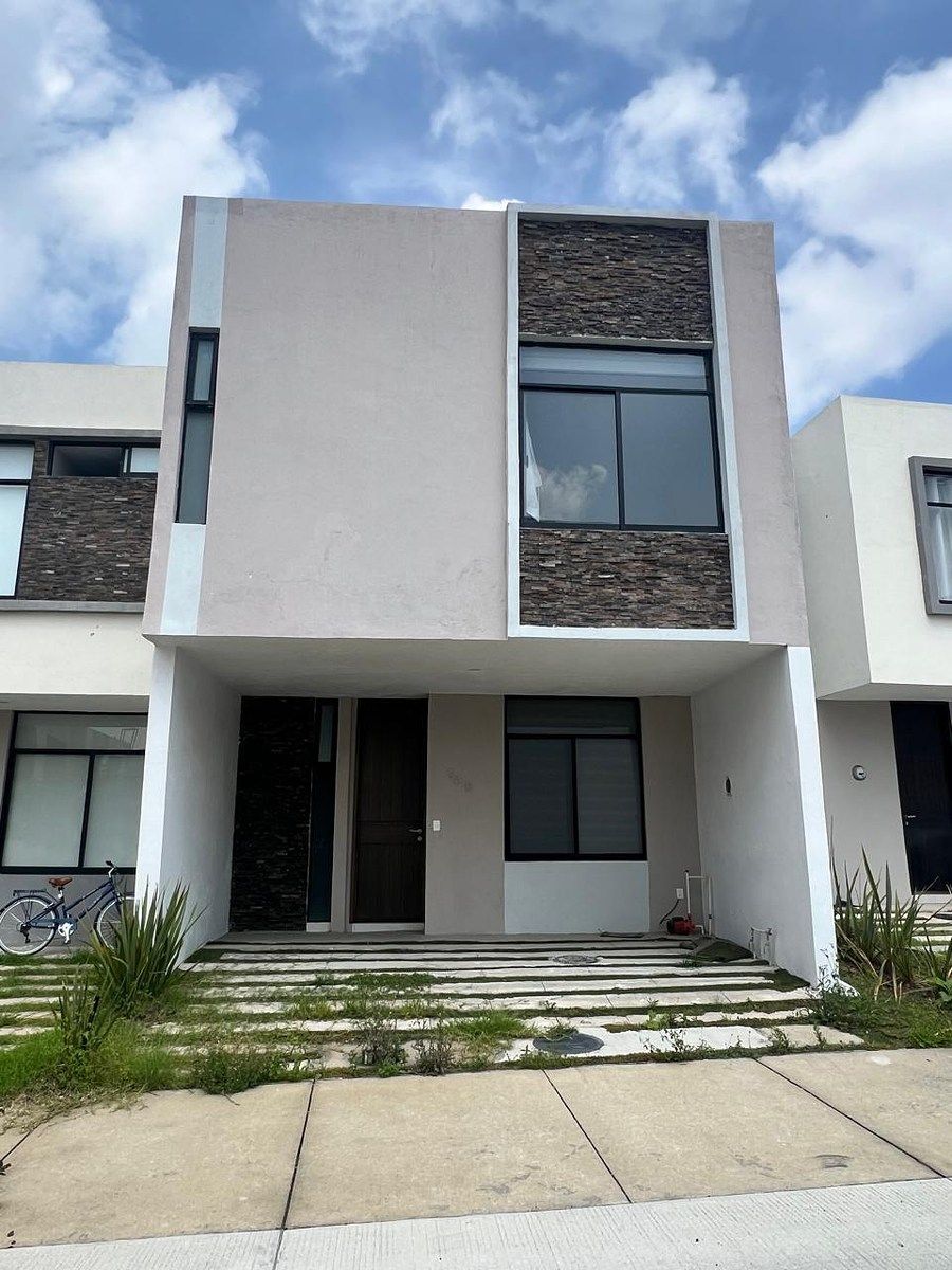 AMPLIA CASA AL SUR EN PUERTA MAGNOLIA, foto 1 de 27