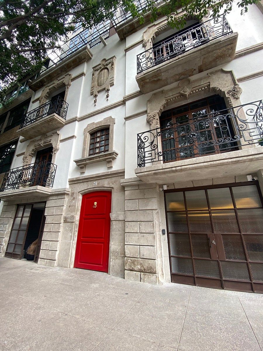 Fachada, foto 1 de 19