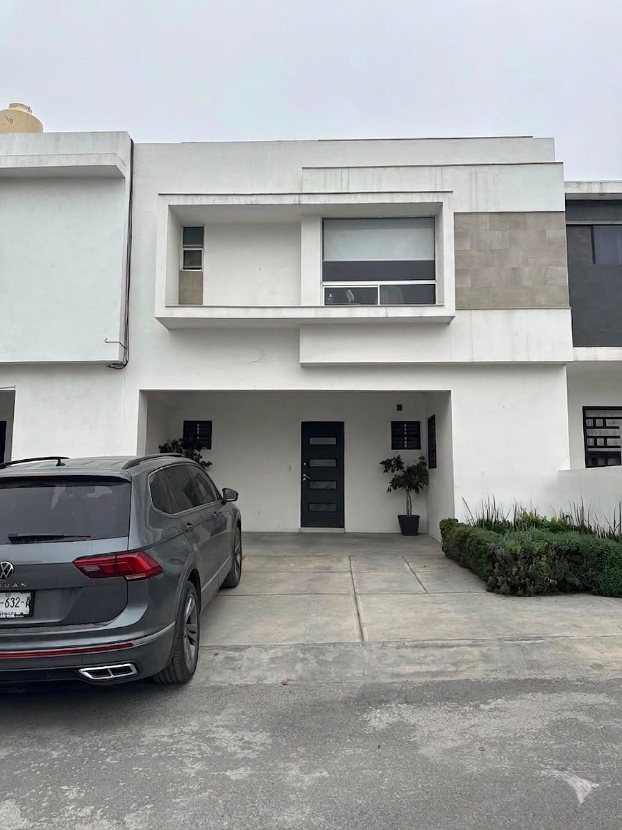 Casa à Venda em Santa Catarina | 3 Quartos | Terraço | 3 Níveis, foto 1 de 8