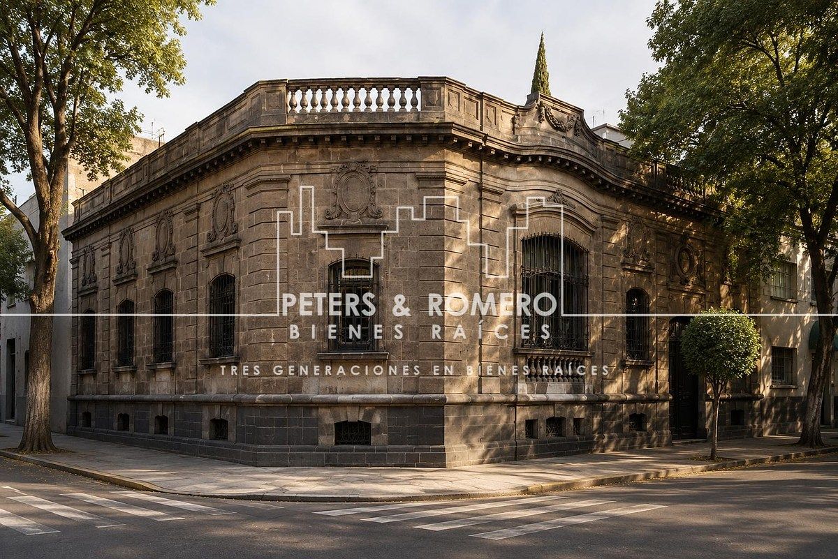 Casa Porfiriana en Esquina en Venta en la Roma Norte