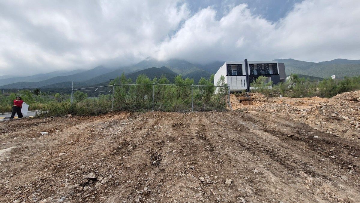 Lote em Hacienda del Sol, García, foto 10 de 12