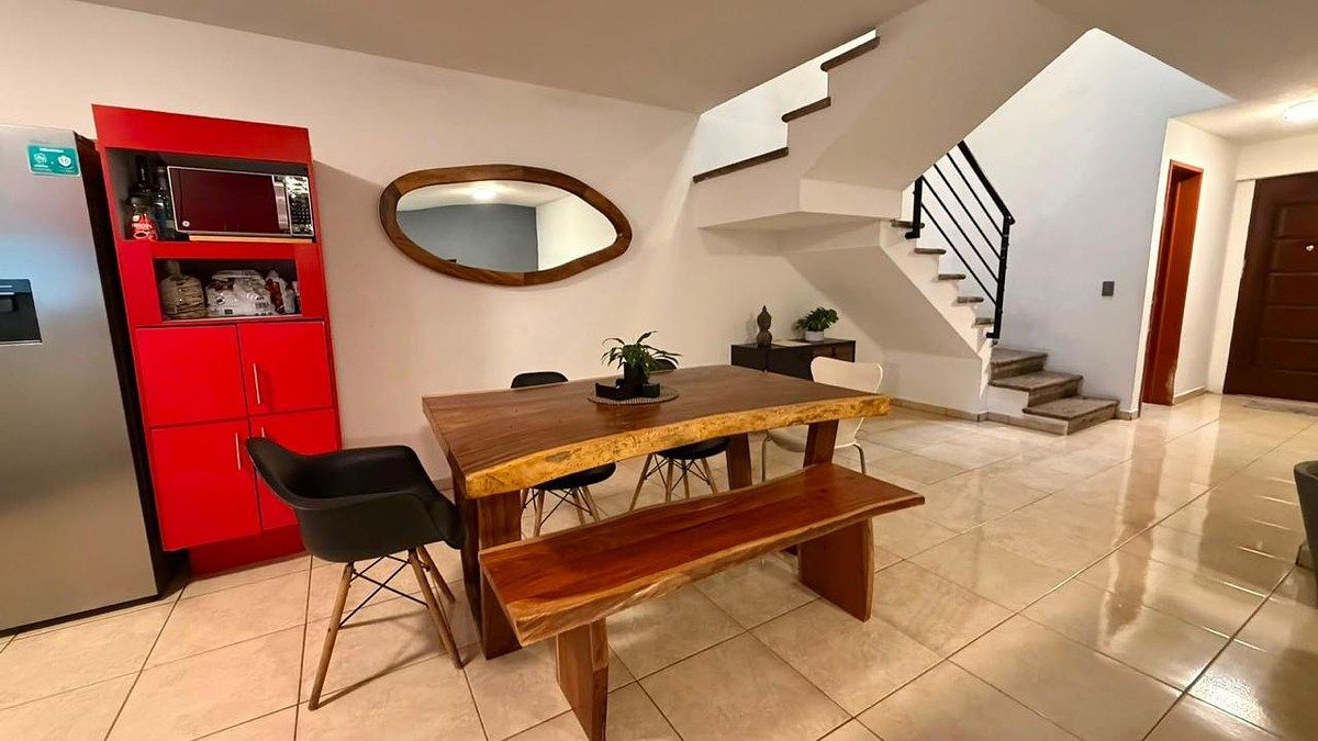 House for Sale with spacious areas and excellent distribution, photo 1 of 33