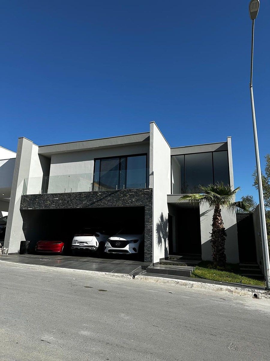 CASA À VENDA NO BOSQUE RESIDENCIAL EL BARRIAL SANTIAGO, foto 1 de 18