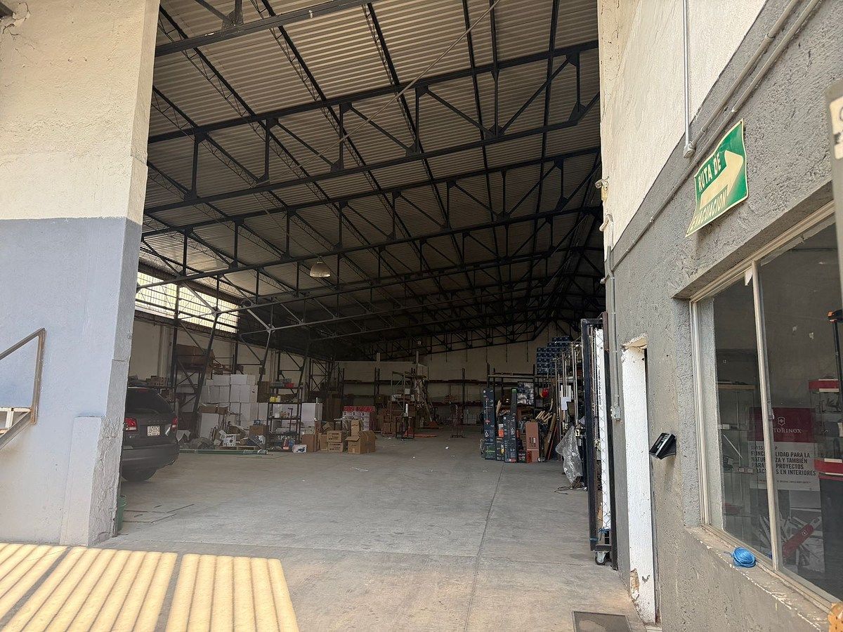 BODEGA INDUSTRIAL EN VENTA | 1,345 M² TERRENO | 1,450 M² CONSTRUCCIÓN - foto 3