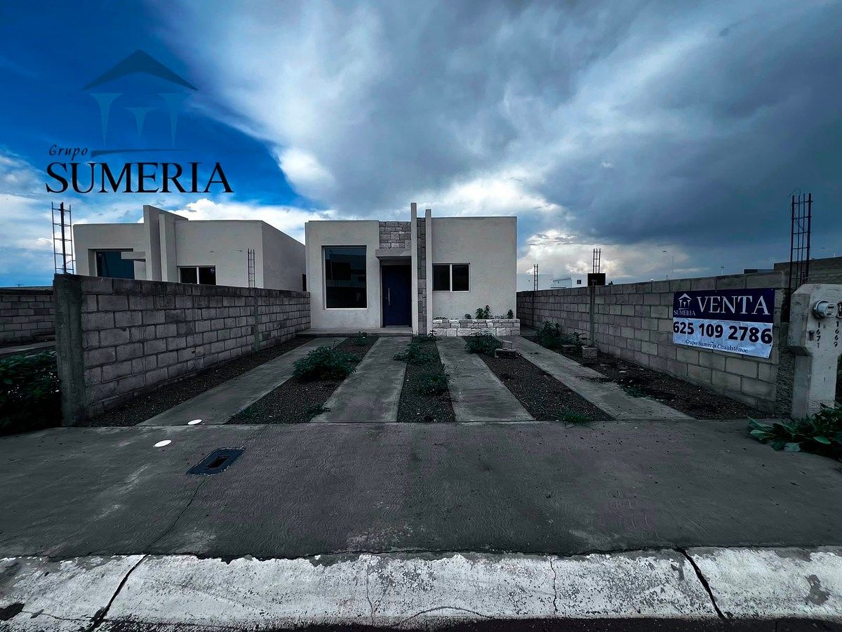 Linda Casa à Venda com Excelente Distribuição, foto 1 de 10