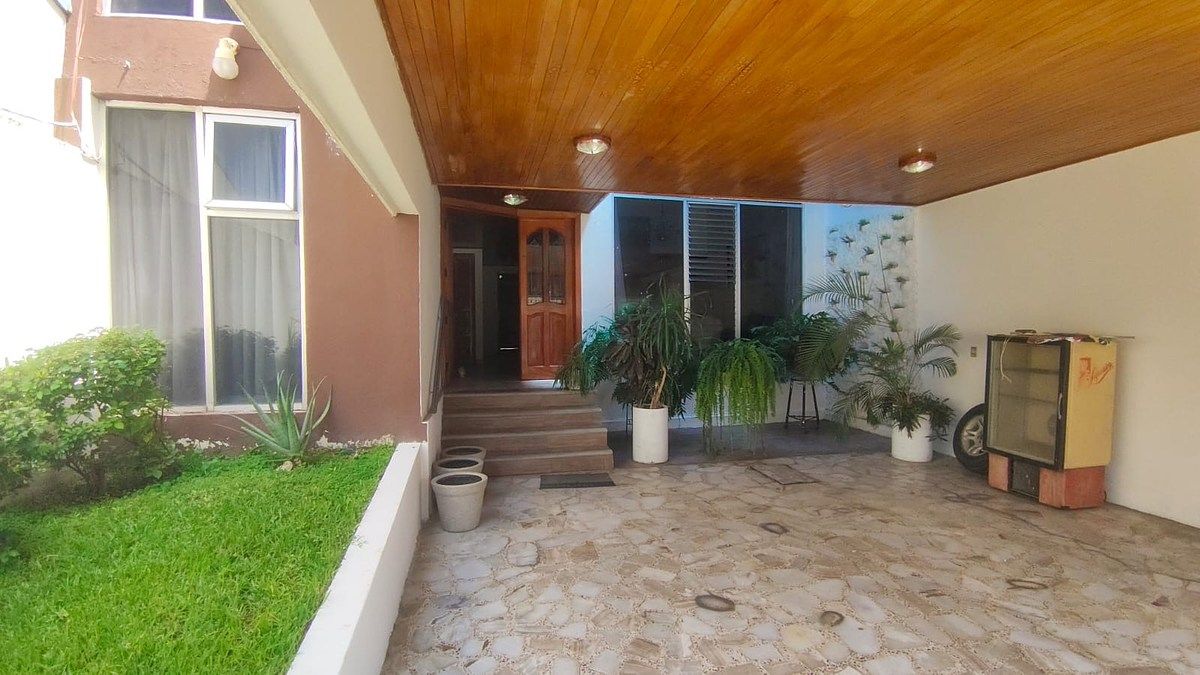 Casa en VENTA en Villaflores, foto 1 de 26