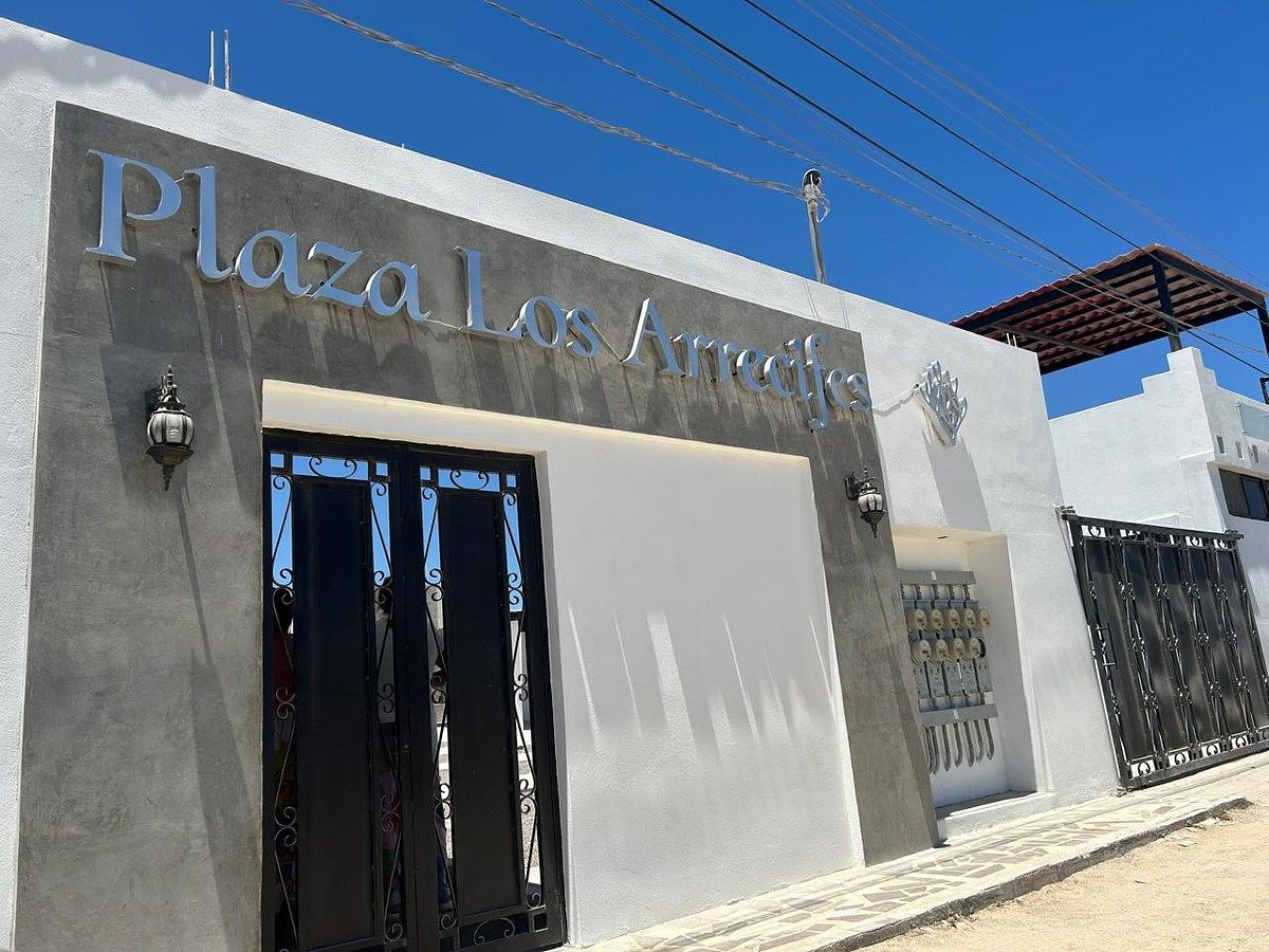 LOCAL COMERCIAL NA PRAÇA ARRECIFE, foto 1 de 15