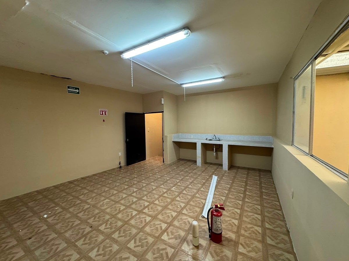 Galpão comercial em Paraísos Del Colli, Zapopan, foto 10 de 13