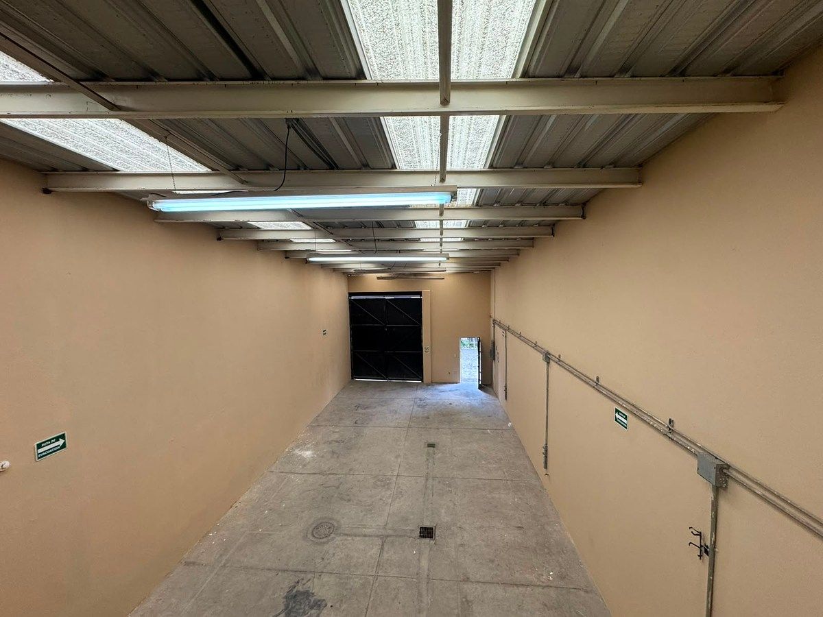 Galpão comercial em Paraísos Del Colli, Zapopan, foto 2 de 13