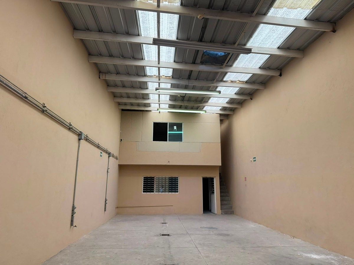 Galpão comercial em Paraísos Del Colli, Zapopan, foto 3 de 13