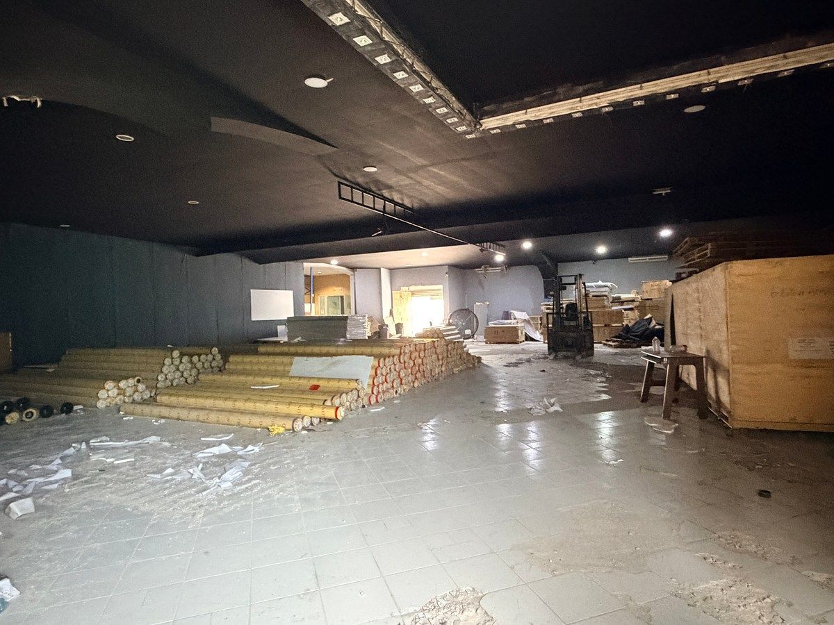 DEPÓSITO AO NORTE DE MÉRIDA 700 M2, ESTACIONAMENTO, PLATAFORMA, LOCALIZAÇÃO COMERCIAL, foto 1 de 8