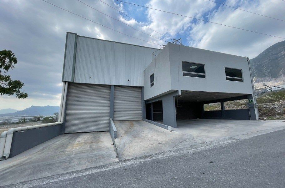 Industrial Warehouse in Industrial Santa Catarina, Santa Catarina, photo 7 of 15