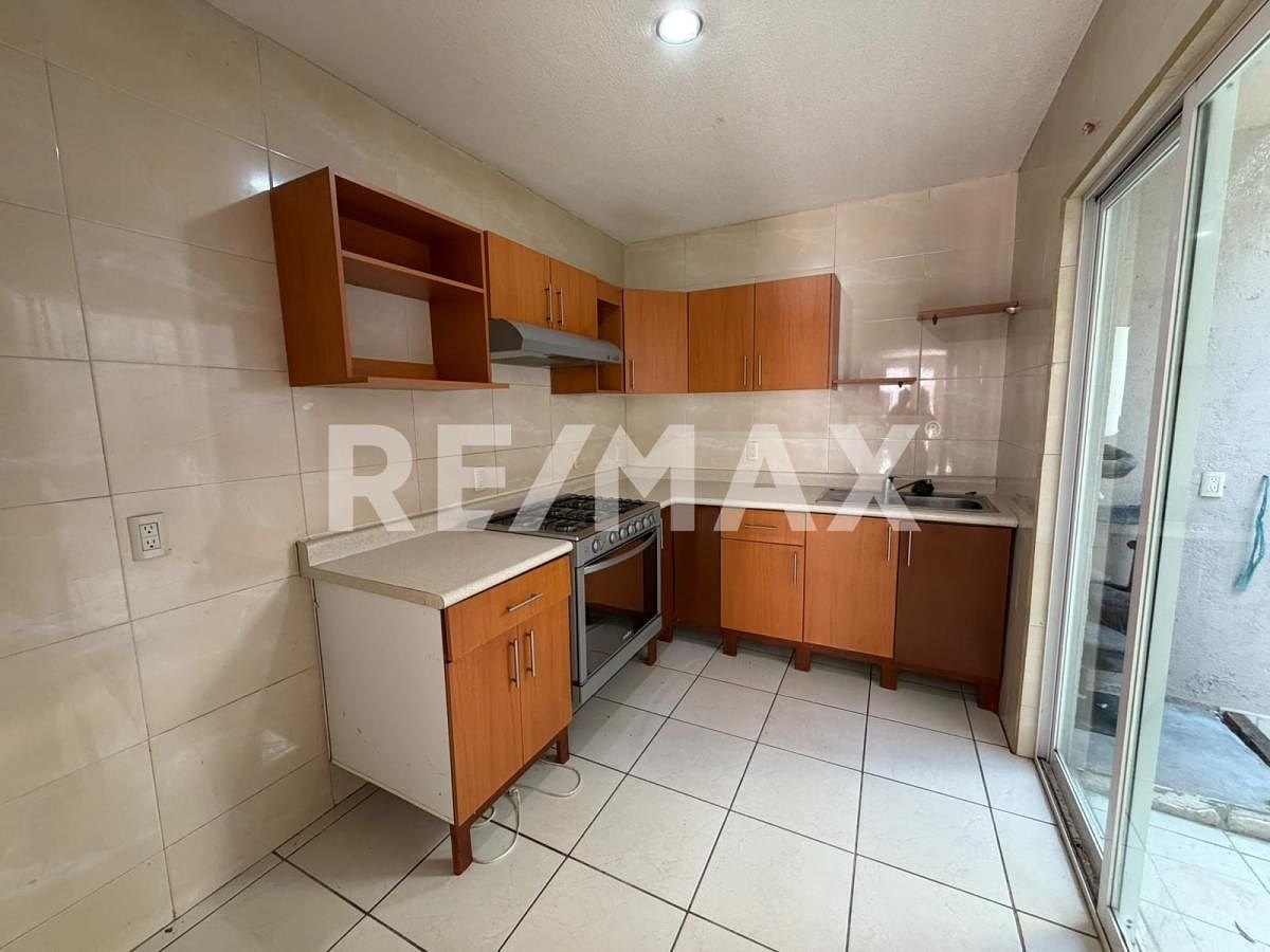 House in Gated Community in Lomas de Pasteur, Querétaro, photo 2 of 12