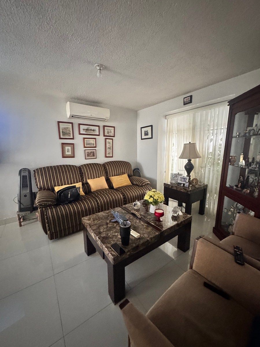 Casa em Residencial Las Palmas Sector 1, San Nicolás de los Garza, foto 3 de 7