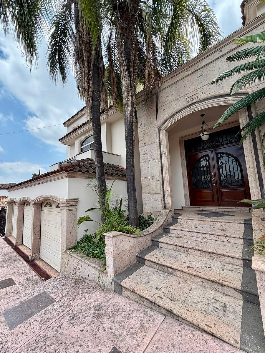 House in Las Cumbres 2 Sector, Monterrey, photo 3 of 19