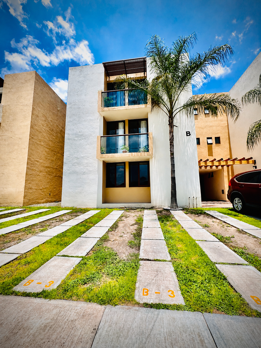 Apartamento no Térreo com Amplo Jardim em Puerta Real, Corregidora, foto 1 de 18