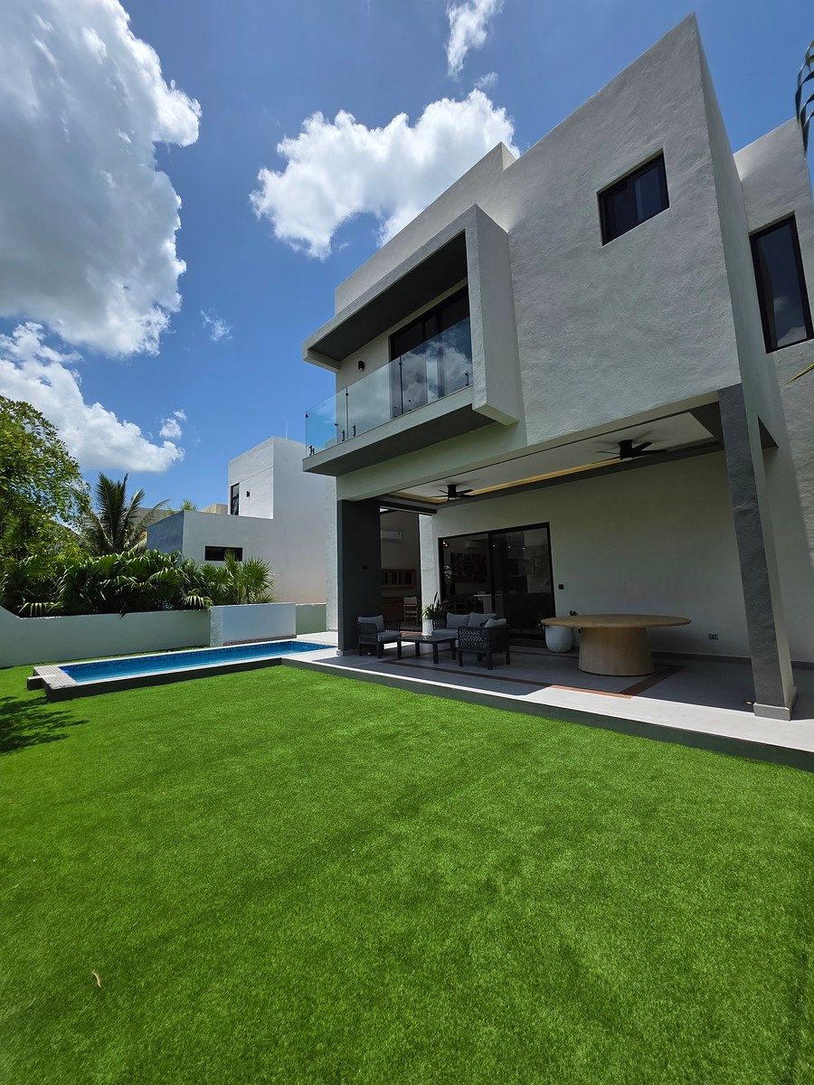 CASA EN VENTA EN EL YUCATÁN COUNTRY CLUB EN OASIS DE 4 HABITACIONES, foto 1 de 25