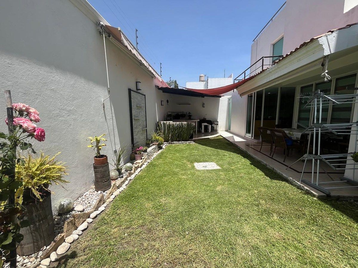 House in INFONAVIT San José Xilotzingo, Puebla, photo 9 of 27