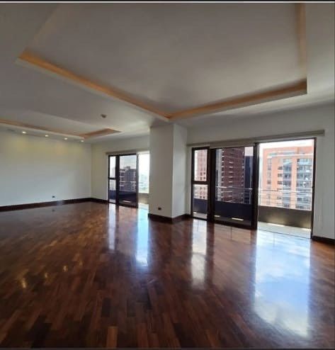 Apartamento en Zona 10, Guatemala, foto 2 de 5