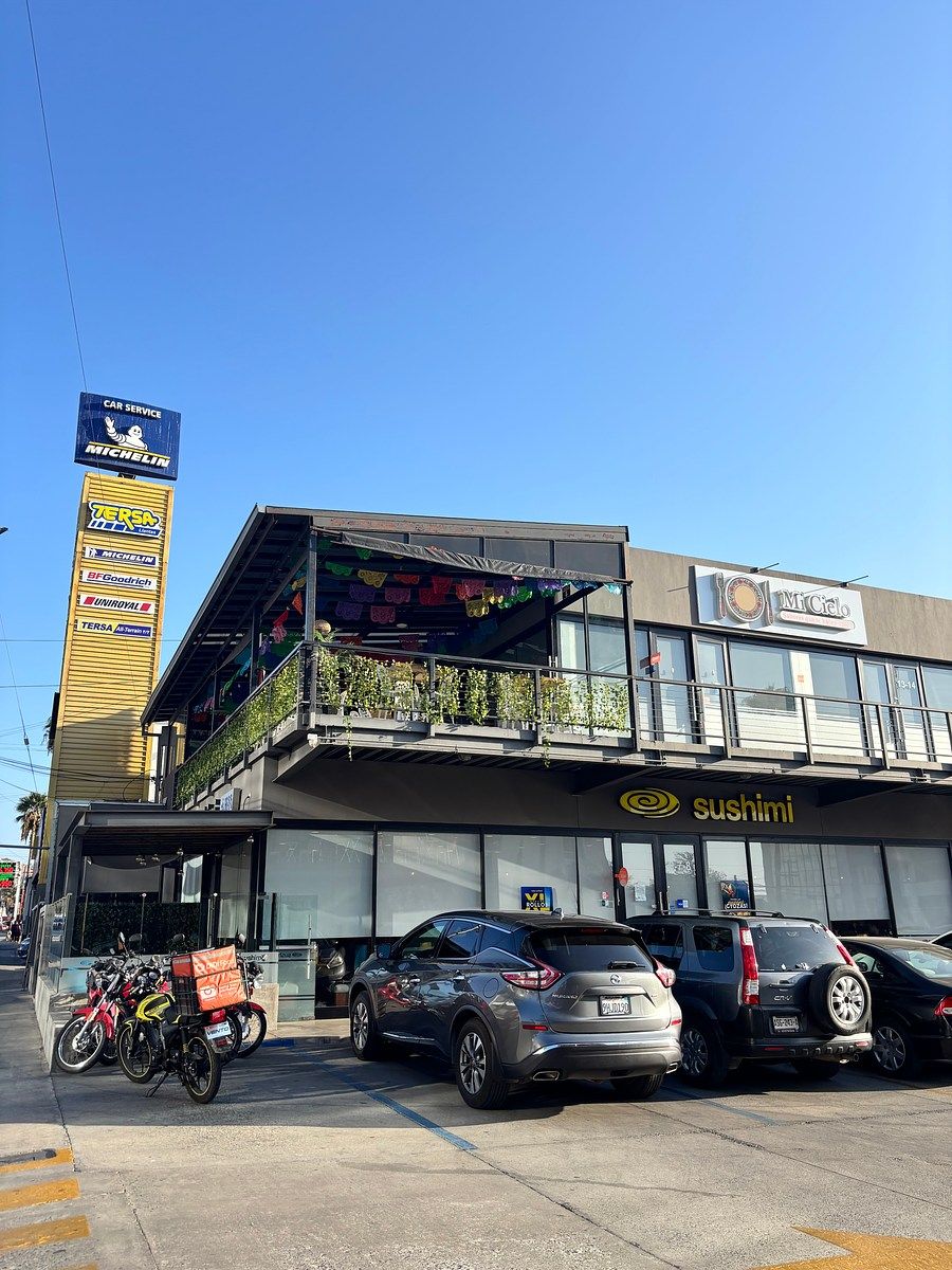 LOCAL COMERCIAL CON TERRAZA EN LA CACHO, foto 1 de 6