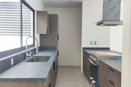 CASA EN CIUDAD MADERAS, EL MARQUES, QUERETARO