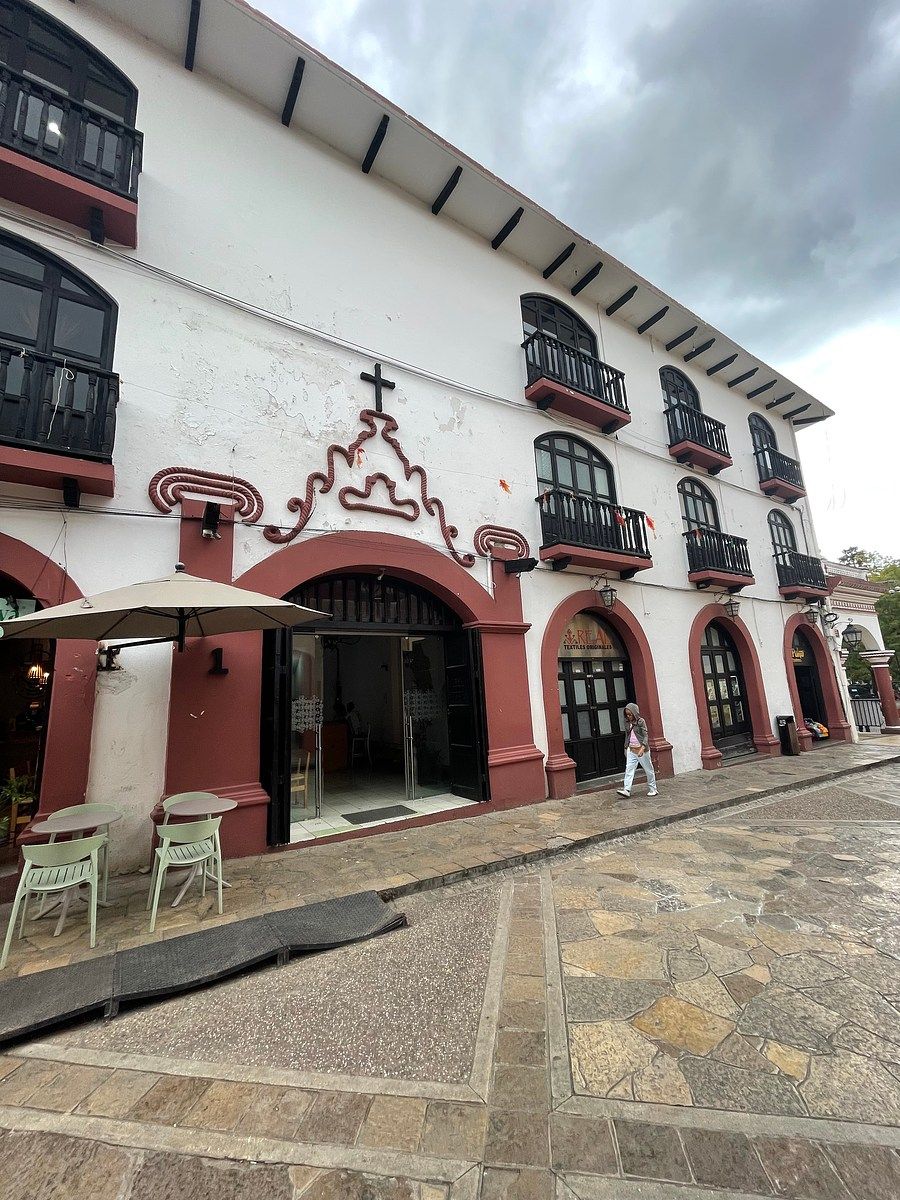 LOCAL EM ANDADOR REAL DE GUADALUPE, foto 1 de 9