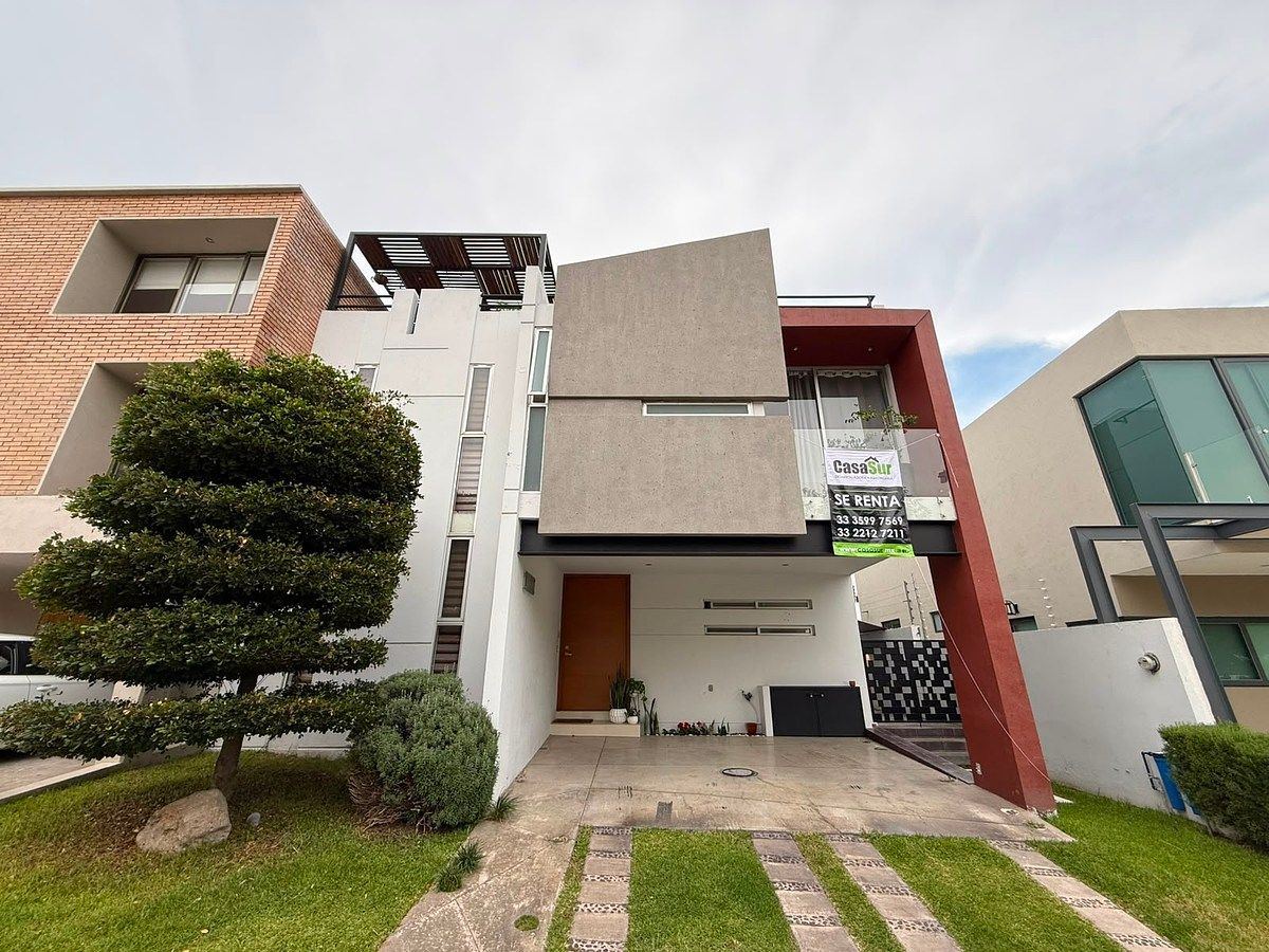 House for Rent with Roof Garden in Los Robles, photo 1 of 39