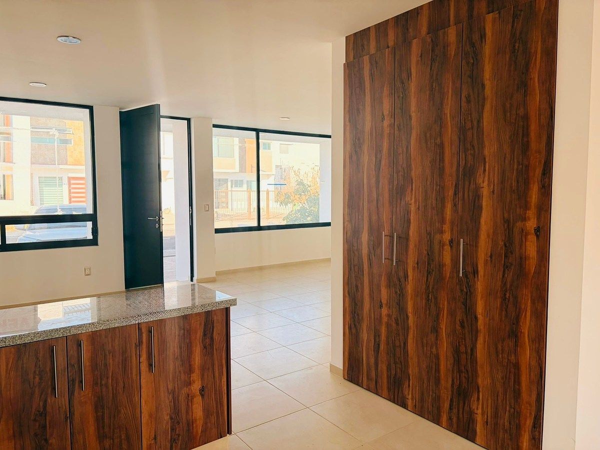 Casa em condomínio fechado em Fraccionamiento El Mirador, El Marqués, foto 4 de 19