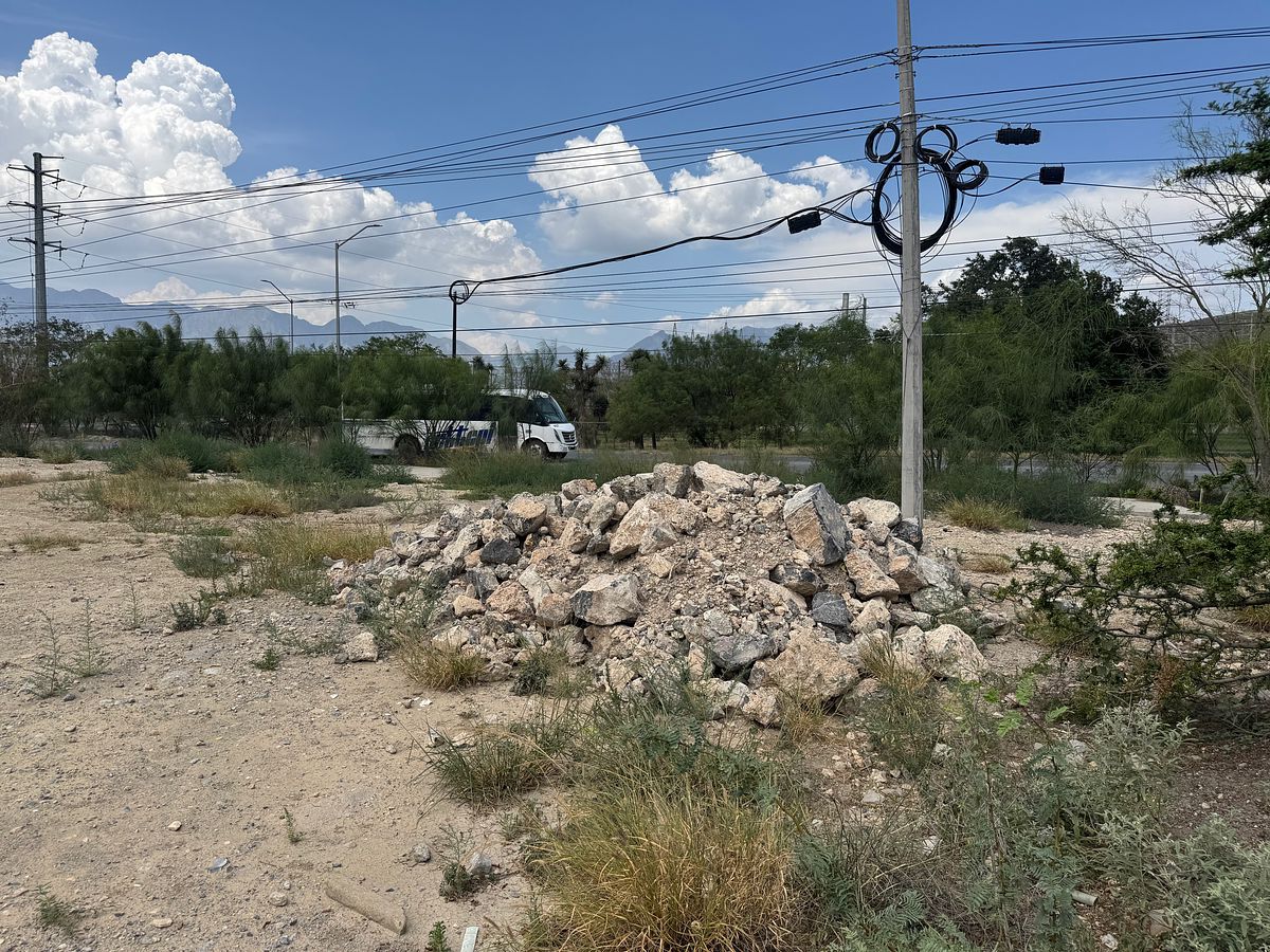 Commercial Lot in Zona industrial, García, photo 2 of 18