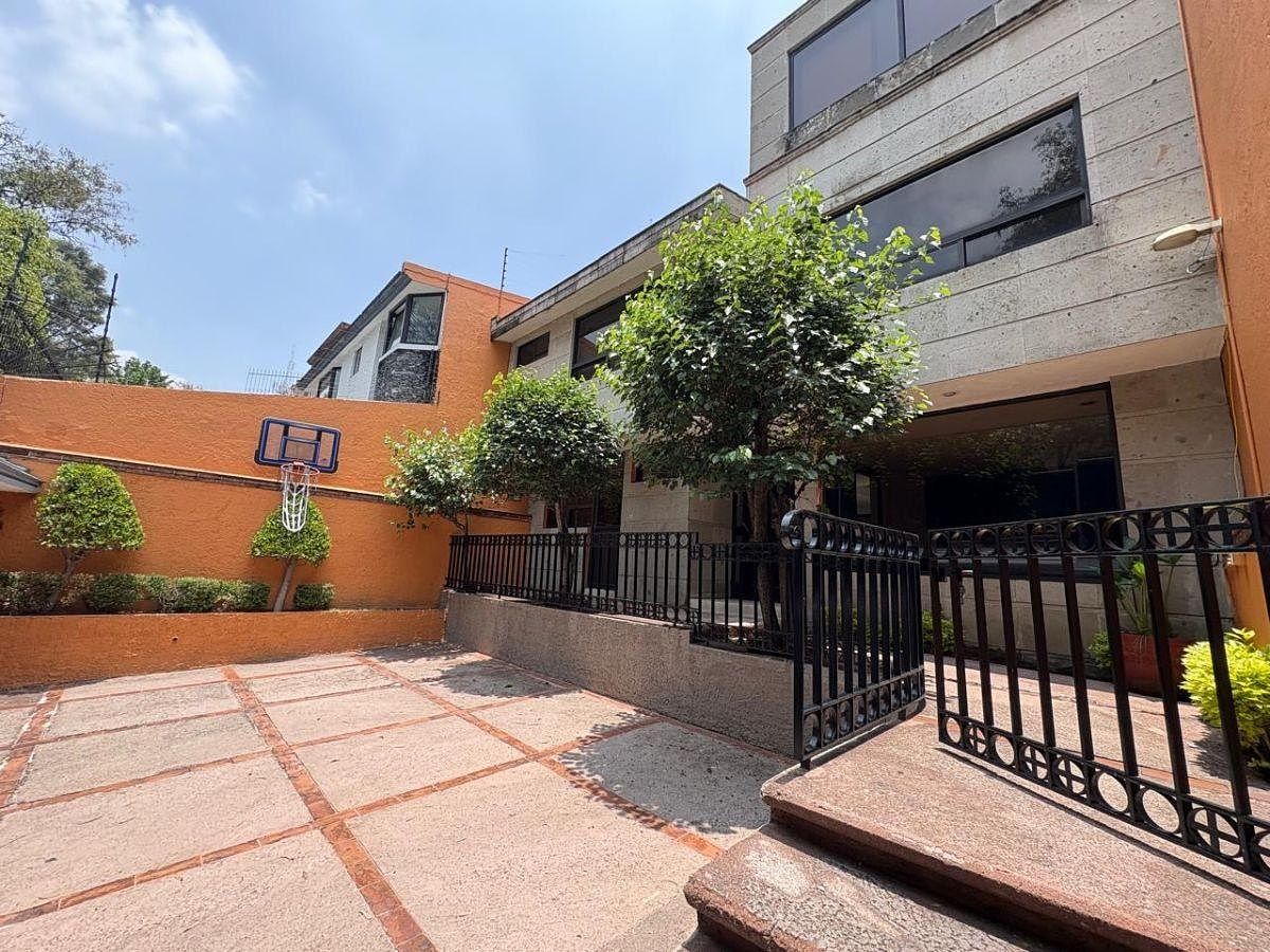 Propriedade Exclusiva com Super Localização com Amplos Espaços e Excelente Distribuição, foto 1 de 22