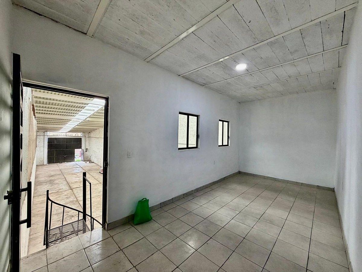 Bodega comercial en La Gigantera, Tlaquepaque, foto 8 de 15