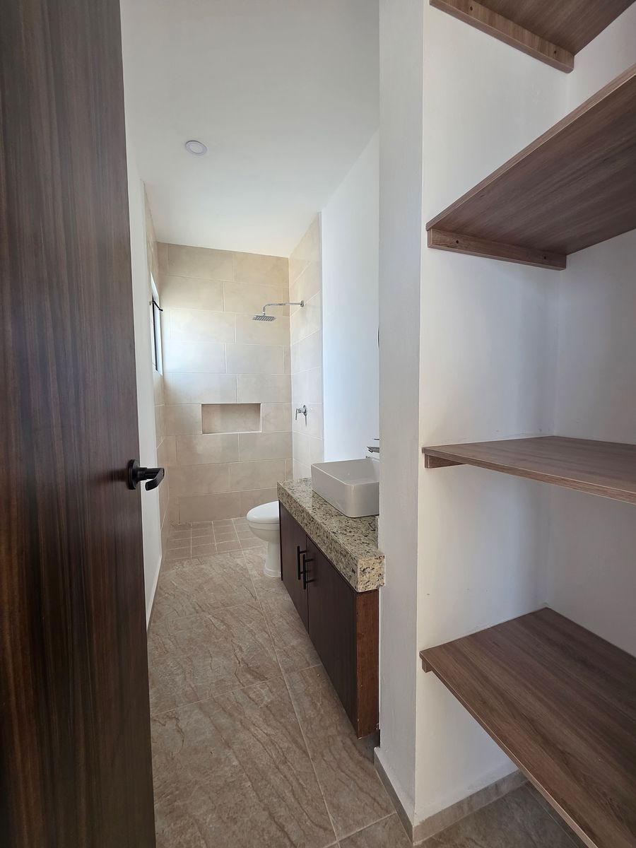 Baño Recámara Principal, foto 12 de 18