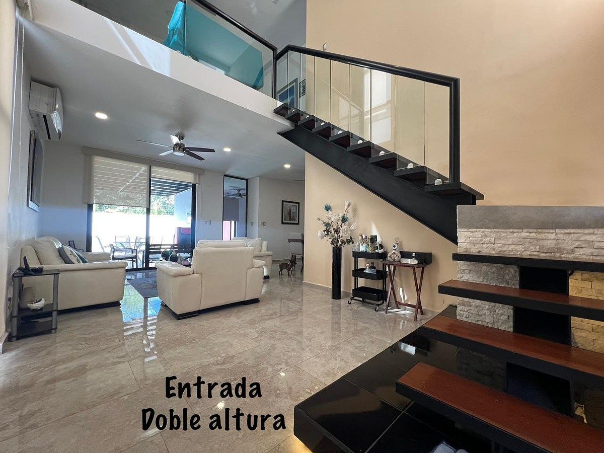 PRECIOSA CASA EN VENTA UBICADA EN PRIVADA YA'AX-BEH CONKAL MÉRIDA, foto 1 de 26