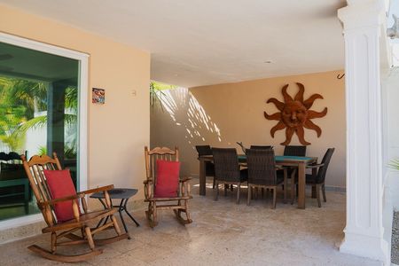House with a large plot of land facing the sea in Telchac Pto. Yucatán