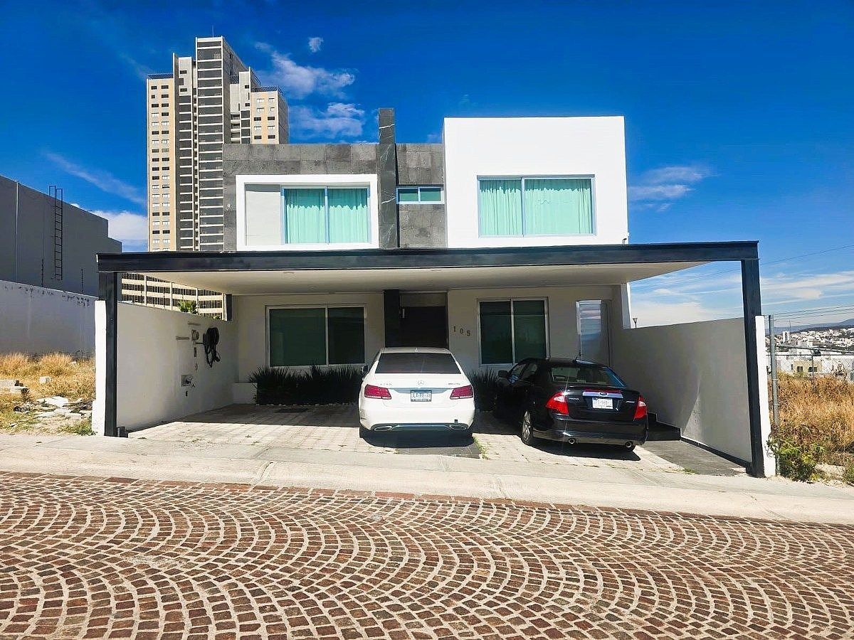 Amplia y bonita casa en venta en Cumbres del Lago !, foto 1 de 33