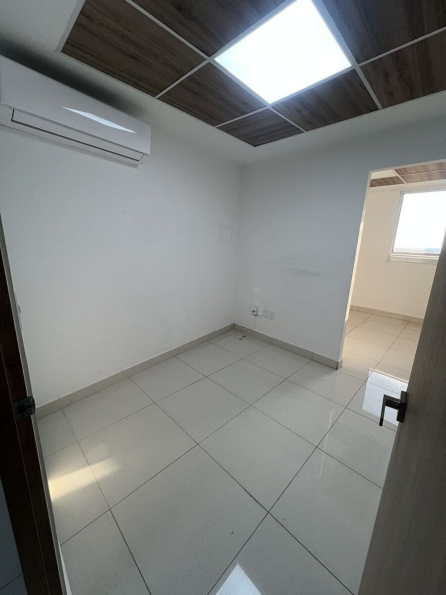Local comercial en Juriquilla, Querétaro, foto 4 de 13