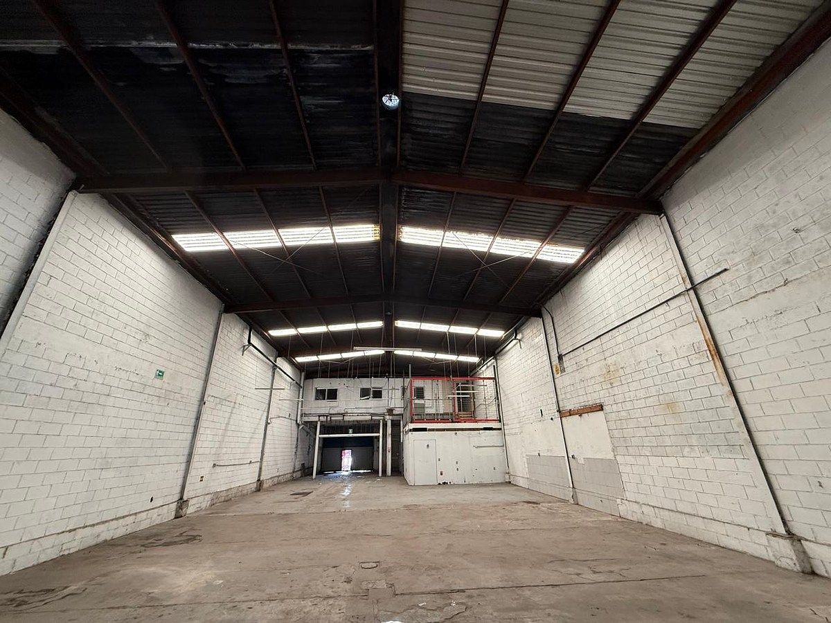 Warehouse for Rent 354 m² of Storage and 6.6 Height in Downtown Tijuana, photo 1 of 12