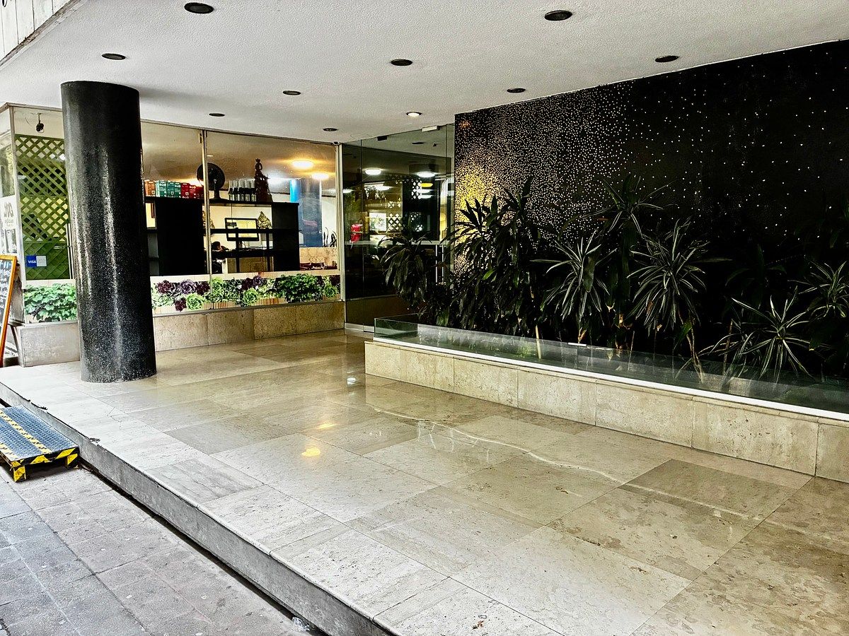 APARTMENT FOR SALE REFORM, photo 1 of 25