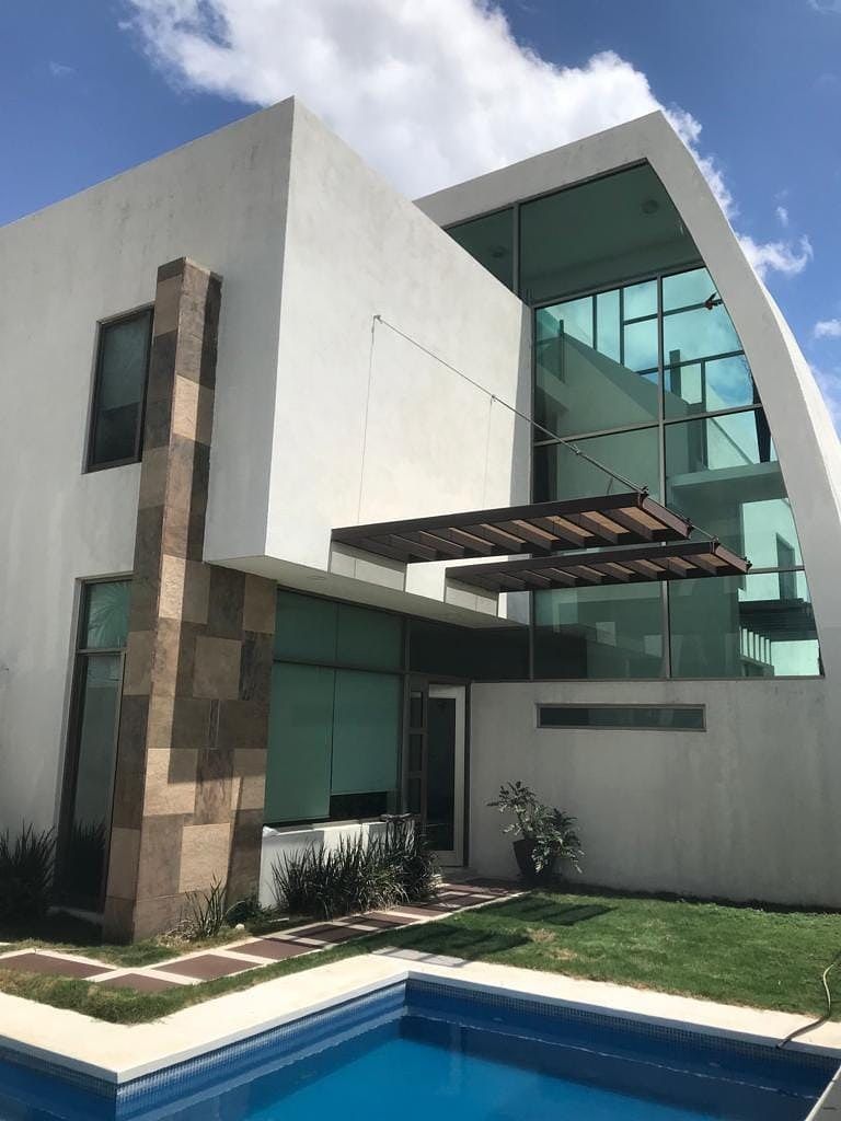 Casa en  RENTA en privada y zona privilegiada de la Ciudad, foto 1 de 24
