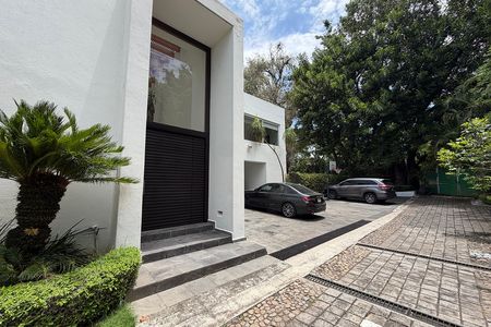 SE VENDE CASA EN FRACCIONAMIENTO EXCLUSIVO EN CUERNAVACA!!!