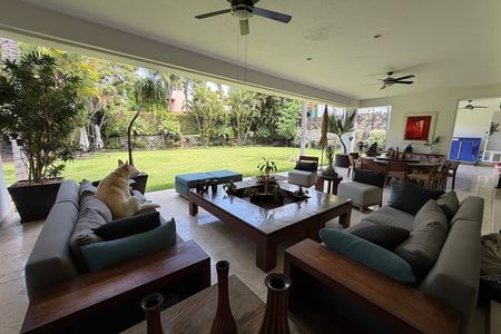 SE VENDE CASA EN FRACCIONAMIENTO EXCLUSIVO EN CUERNAVACA!!!