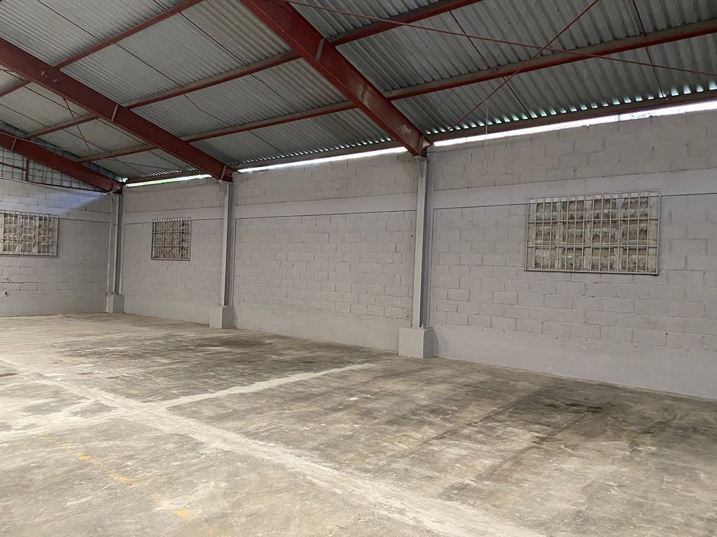 Nave en Avenida Monumental, Santo Domingo Centro (Distrito Nacional), foto 3 de 8