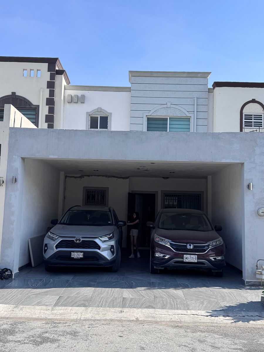 Casa à Venda em Cumbres | 2 Andares, 3 Quartos e Garagem para 2 Carros, foto 1 de 22