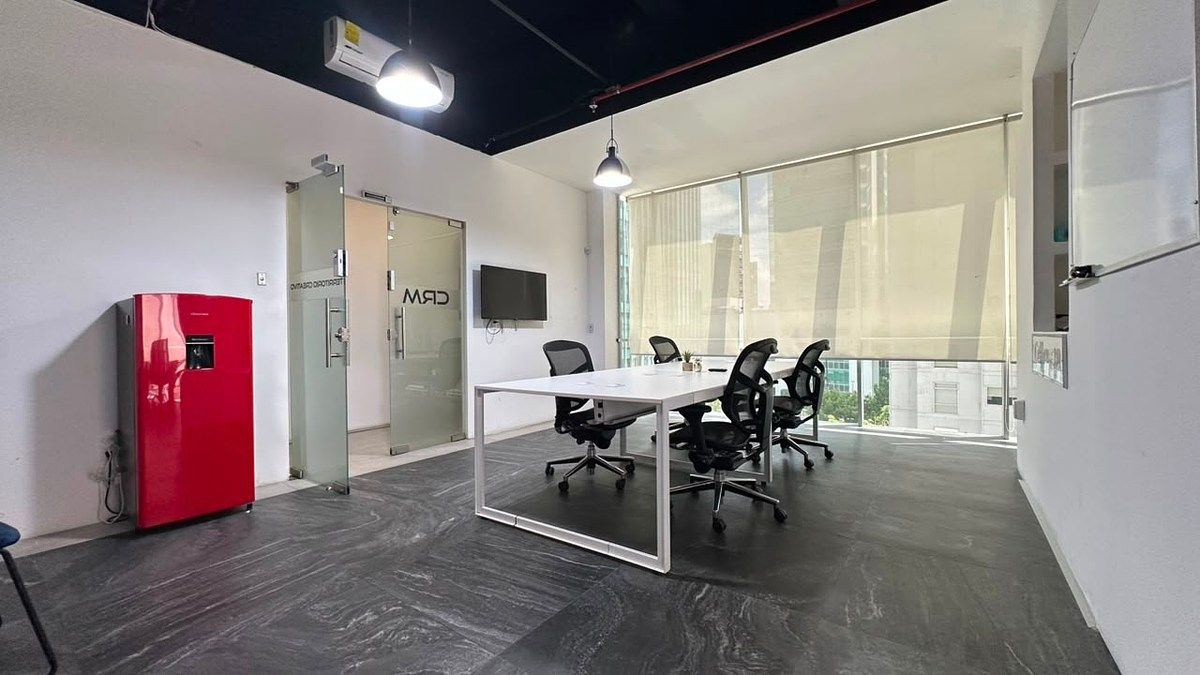 Oficina en Puerta de Hierro, Zapopan, foto 8 de 13