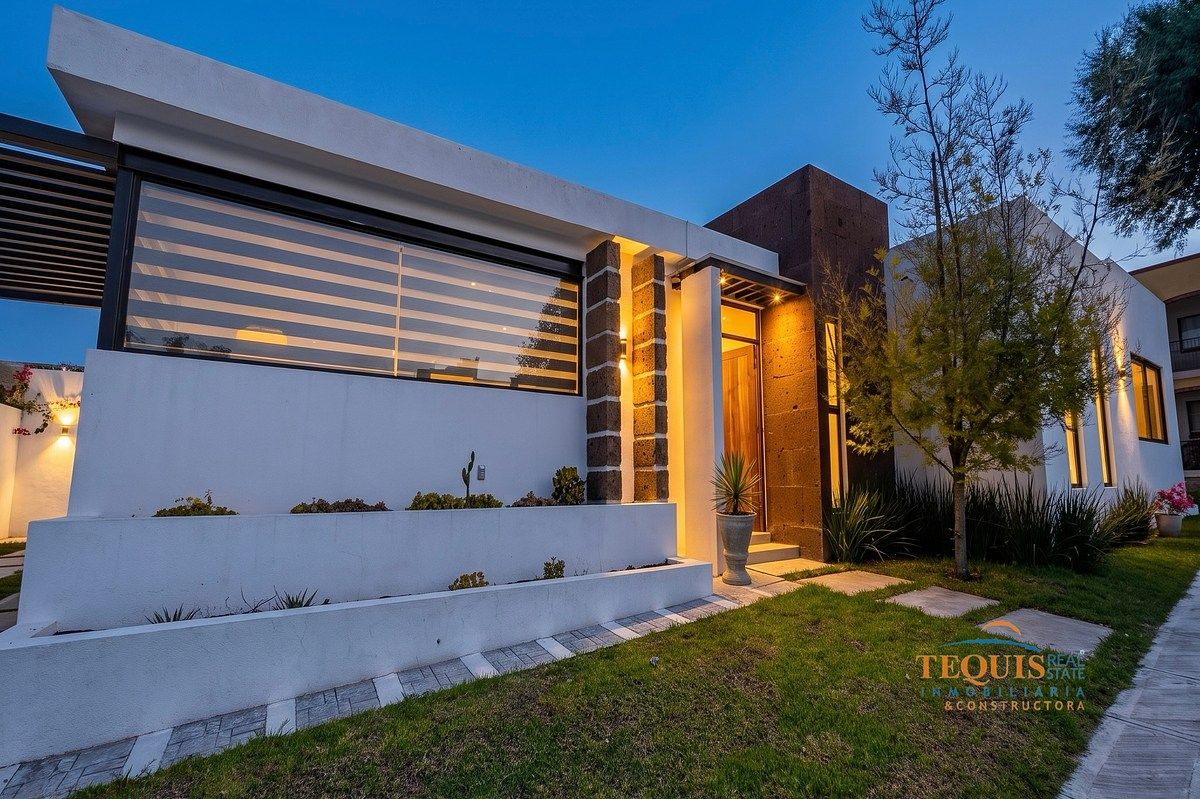 CASA EN VENTA EN TEQUISQUAPAN EN LA MEDIA LUNA I Alhucema, foto 1 de 9