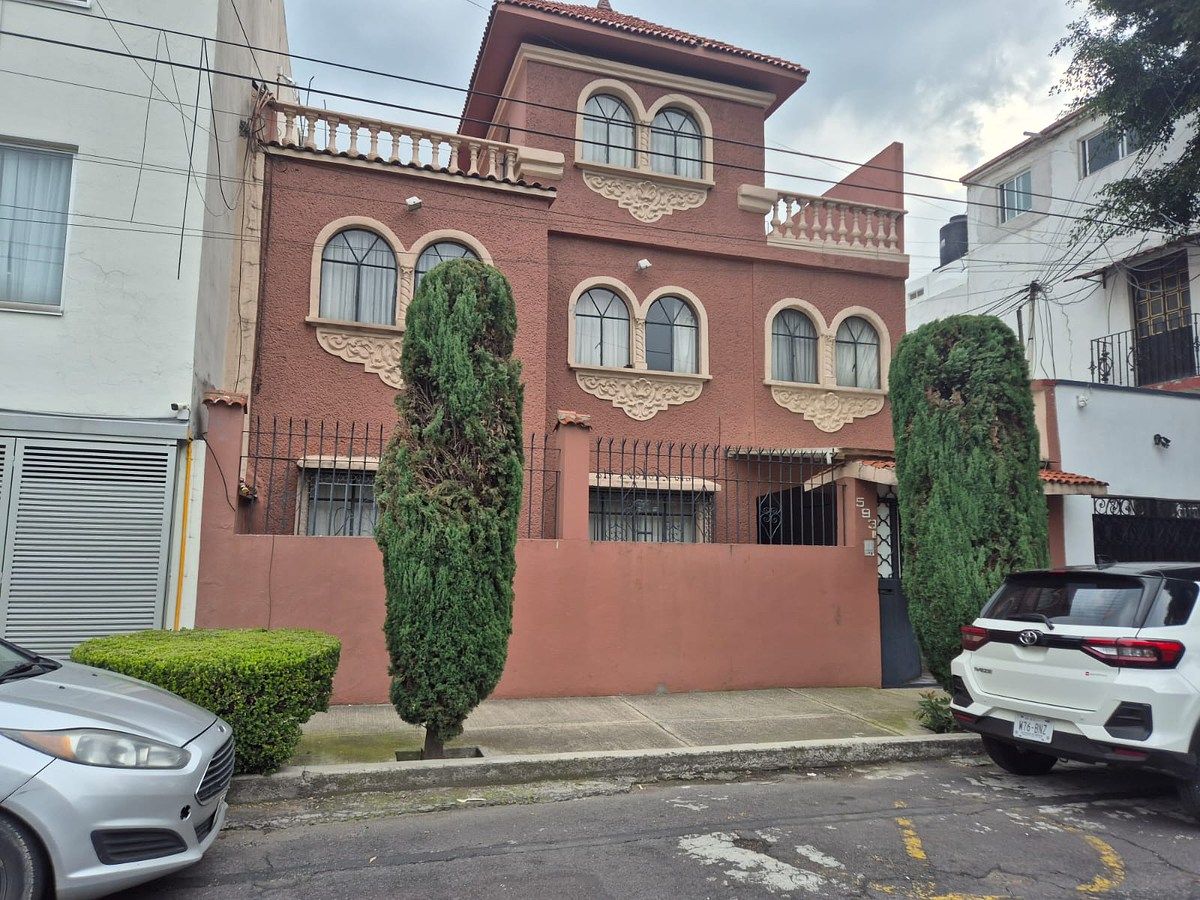VENDA DE CASA FAMILIAR EM VERTIZ NARVARTE, foto 1 de 41