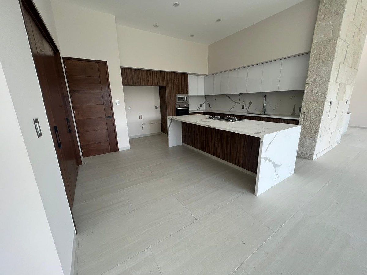 Casa en condominio en Altozano el Nuevo Querétaro, Querétaro, foto 2 de 21