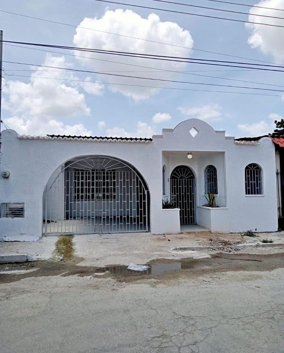 Single-story house with 3 bedrooms for rent in Chenkú, photo 1 of 24
